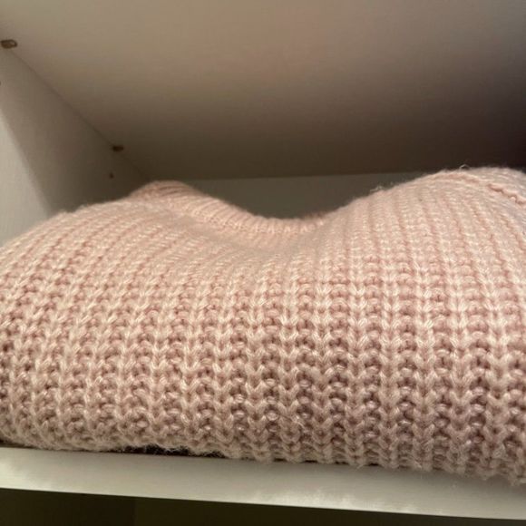 LF BSBW Cropped Knit Light Pink Turtle Neck Sweater - Size Small (WORN O… - Picture 6 of 6